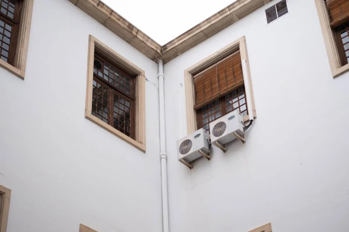 Double-Hung Sash Restoration & Replacement in Santa Ana, CA